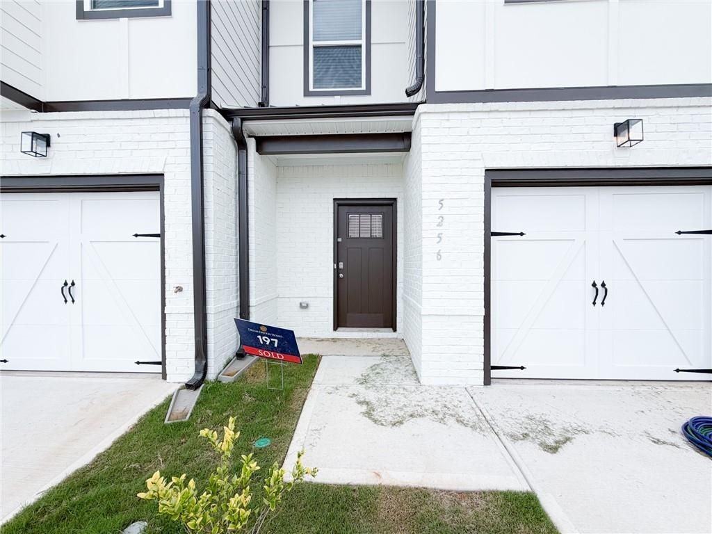 5256 Magnolia Grove Way - Photo 2 of 17