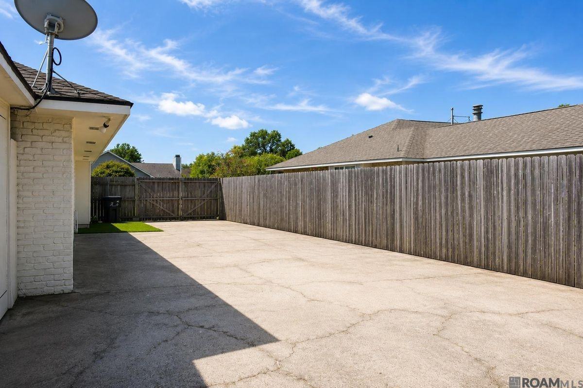 13523 Willowridge Ave - Photo 5 of 29