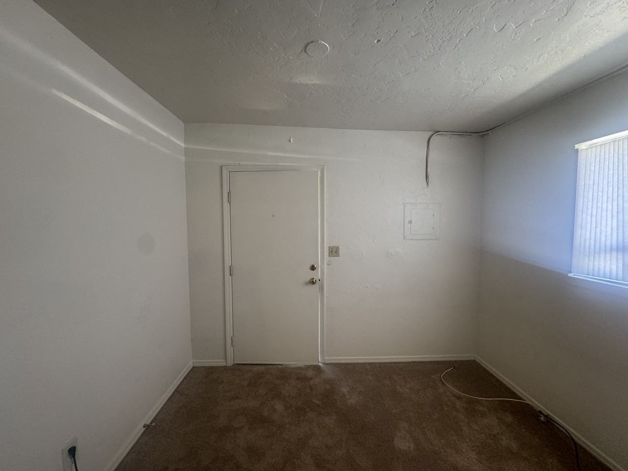 6440 Ardilla Ave #5 - Photo 5 of 9