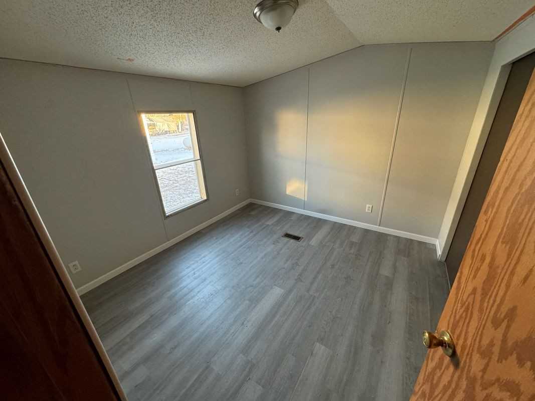 312 Central Ave S - Photo 2 of 10
