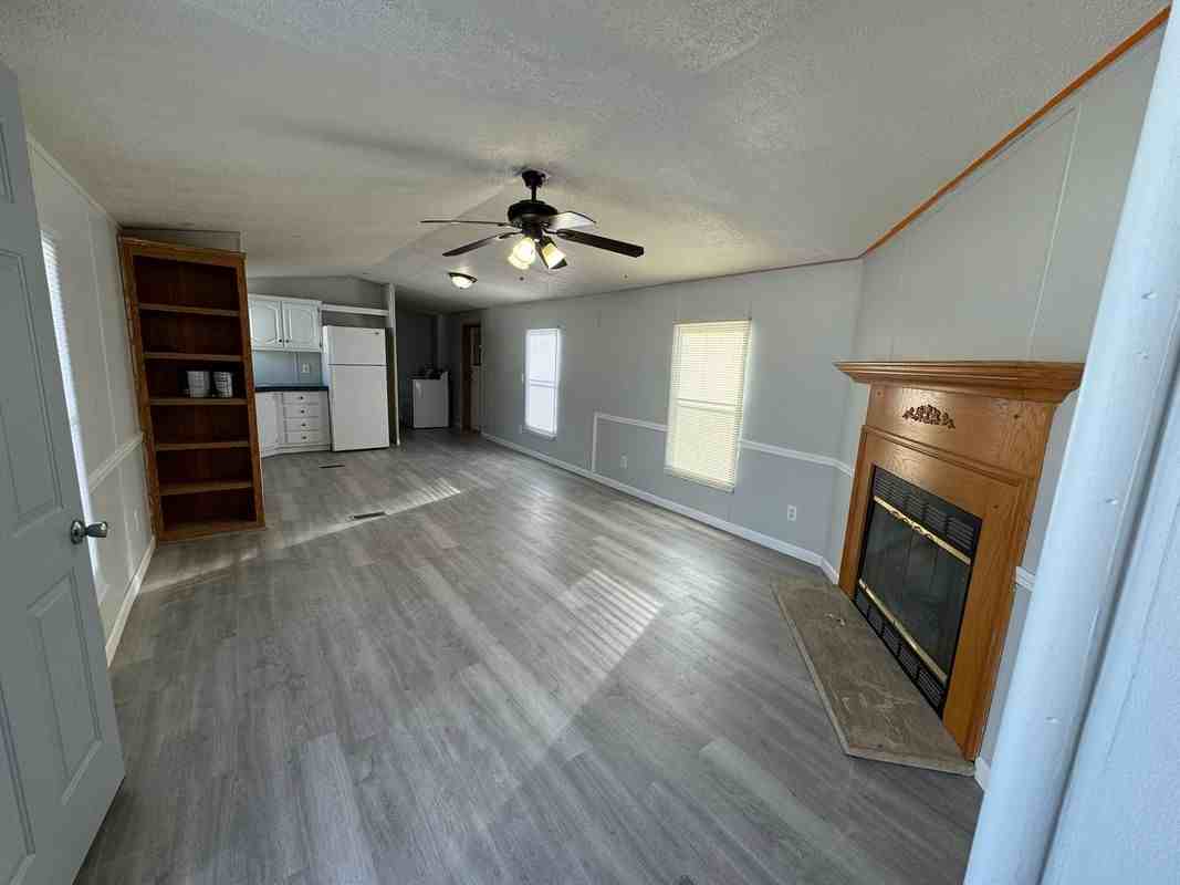 312 Central Ave S - Photo 3 of 10