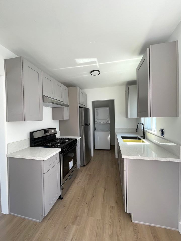 955 N Hicks Ave #NA - Photo 2 of 18
