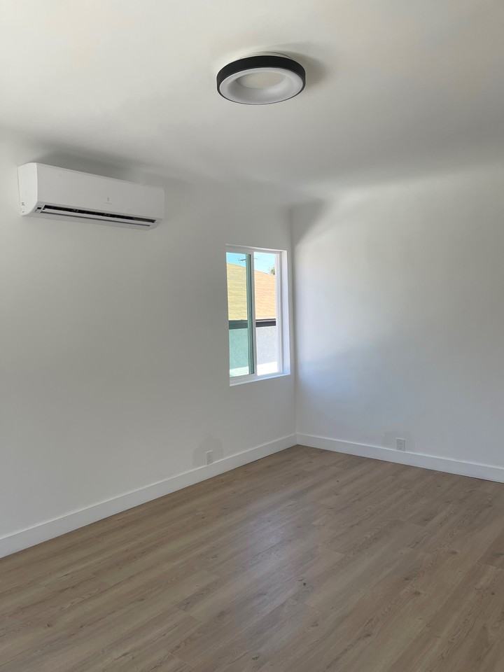 955 N Hicks Ave #NA - Photo 4 of 18