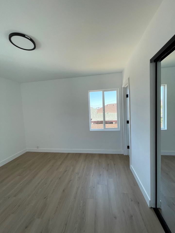 955 N Hicks Ave #NA - Photo 7 of 18