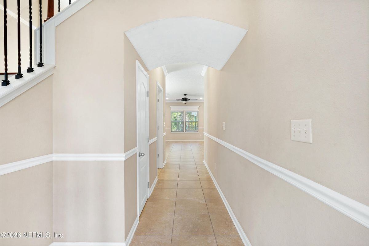 352 Silver Glen Ave - Photo 7 of 23