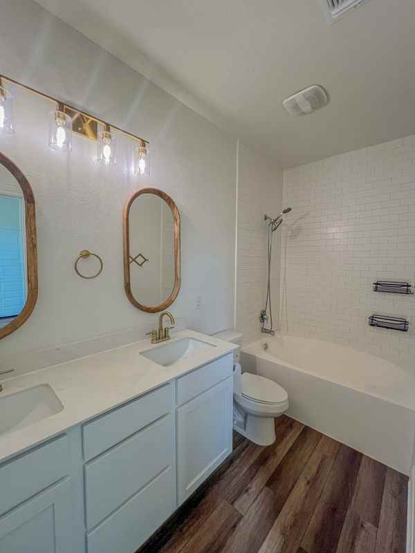 512 Barbary Coast Ln - Photo 4 of 21
