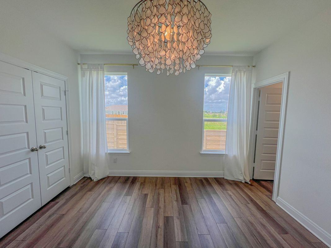 512 Barbary Coast Ln - Photo 5 of 21