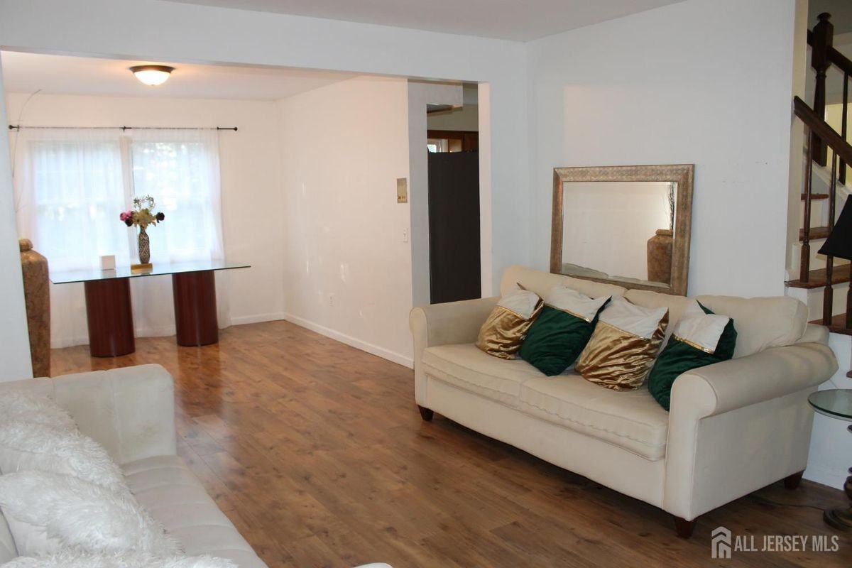39 Independence Ct - Photo 5 of 50
