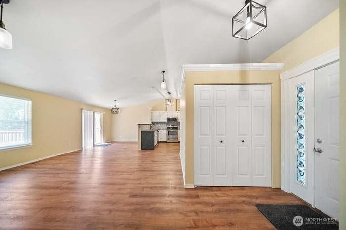 5904 157th Street Ct E #5904 - Photo 7 of 17