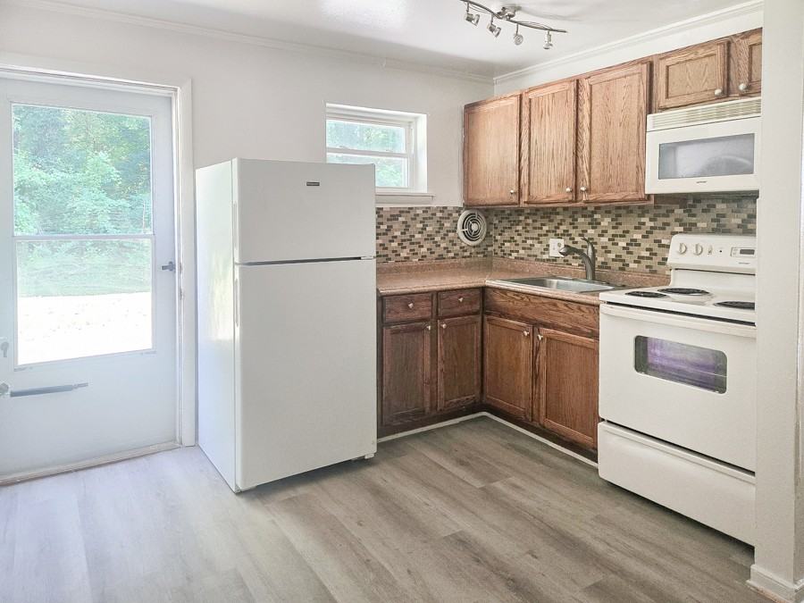 2524 Noel St #2524A - Photo 4 of 10