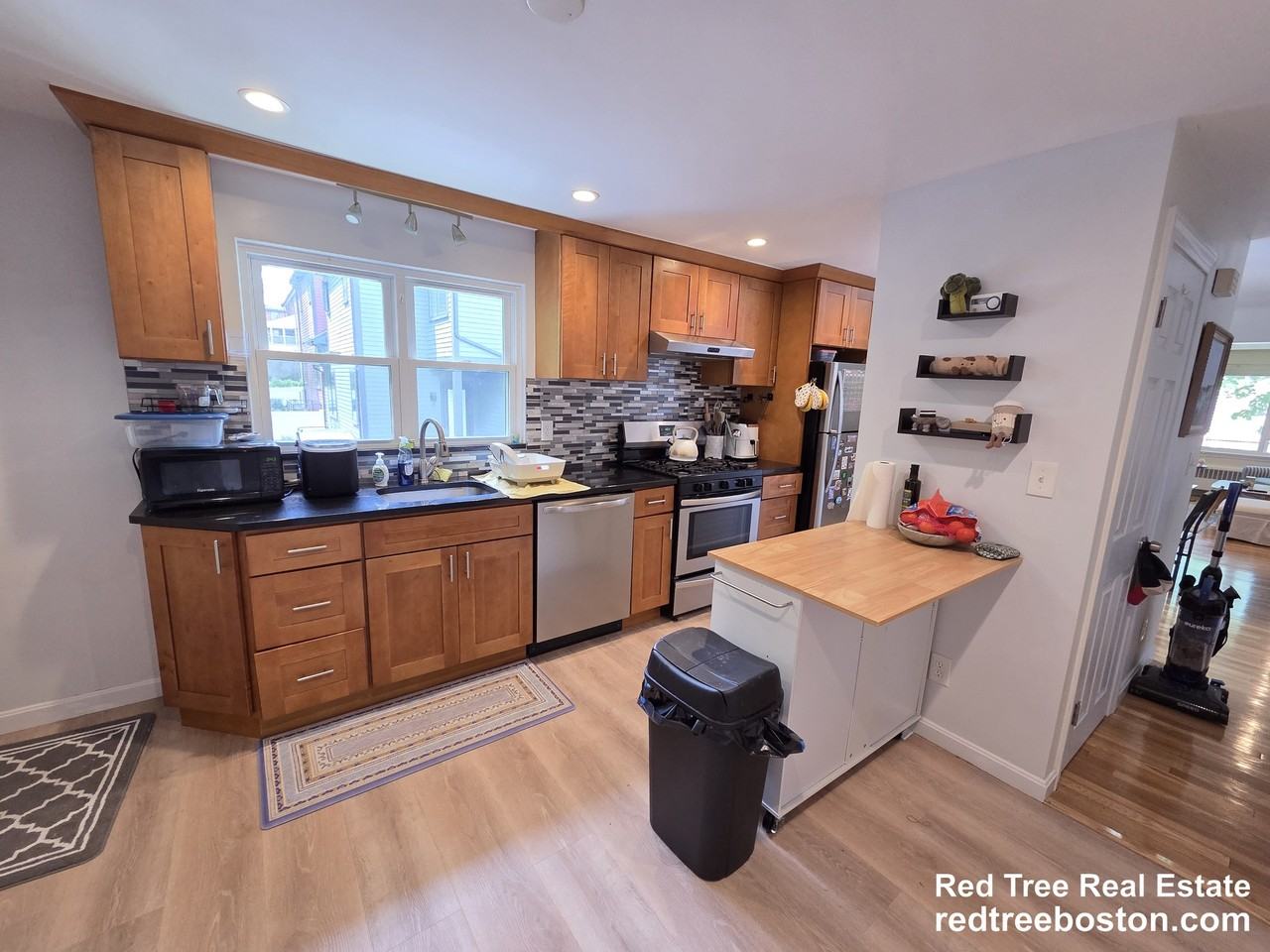 14 Louise Rd #M