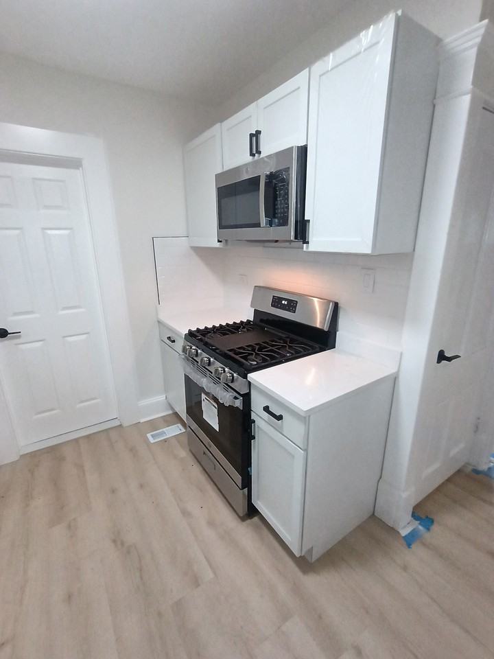813 E Wayne St #1 - Photo 2 of 10