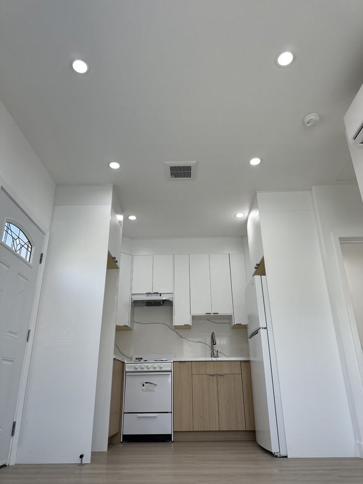 419 S Lake St #101 - Photo 5 of 9