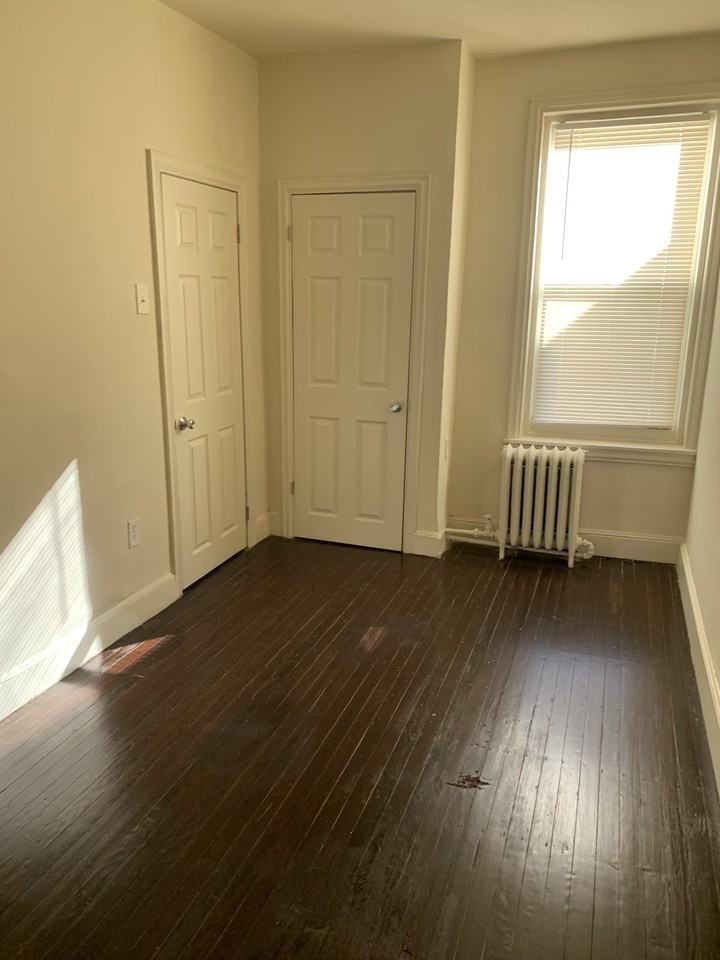 1433 N 30th St #NA - Photo 3 of 9