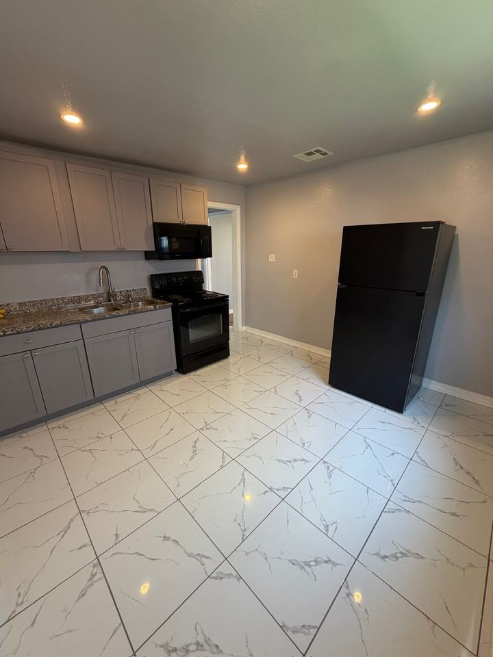 5923 Painters St #NA - Photo 4 of 11