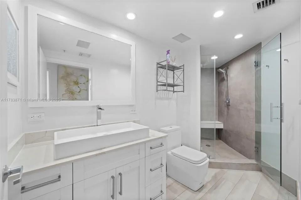1 Century Ln #602 - Photo 5 of 19