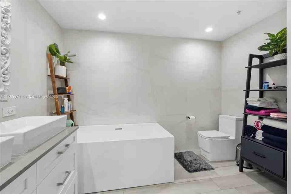 1 Century Ln #602 - Photo 6 of 19