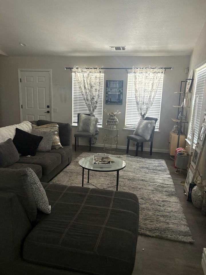 1421 Hood Rd #D - Photo 2 of 15
