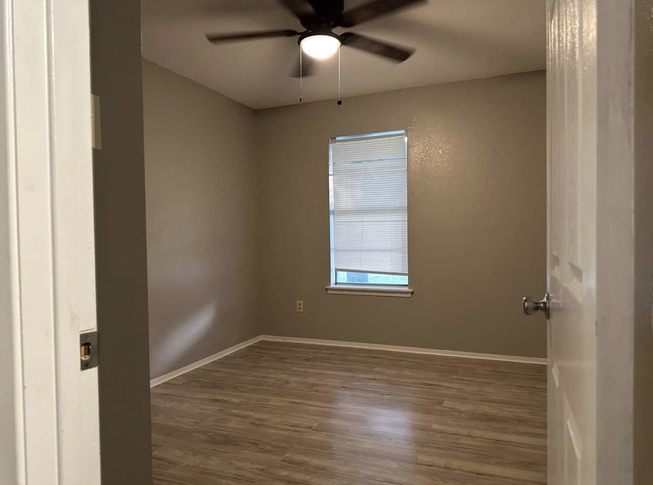 11318 Woodway Creek Dr #NA - Photo 3 of 16
