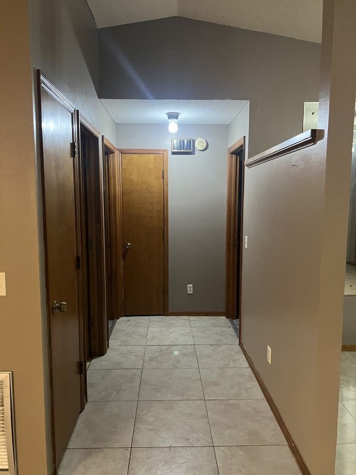 109 Clay Ave S #NA - Photo 4 of 13