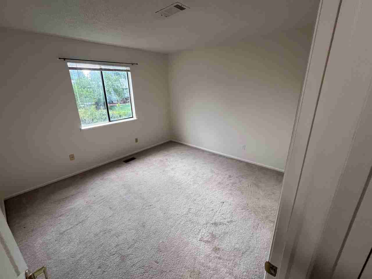 2313 Yorkshire St #NA - Photo 7 of 10