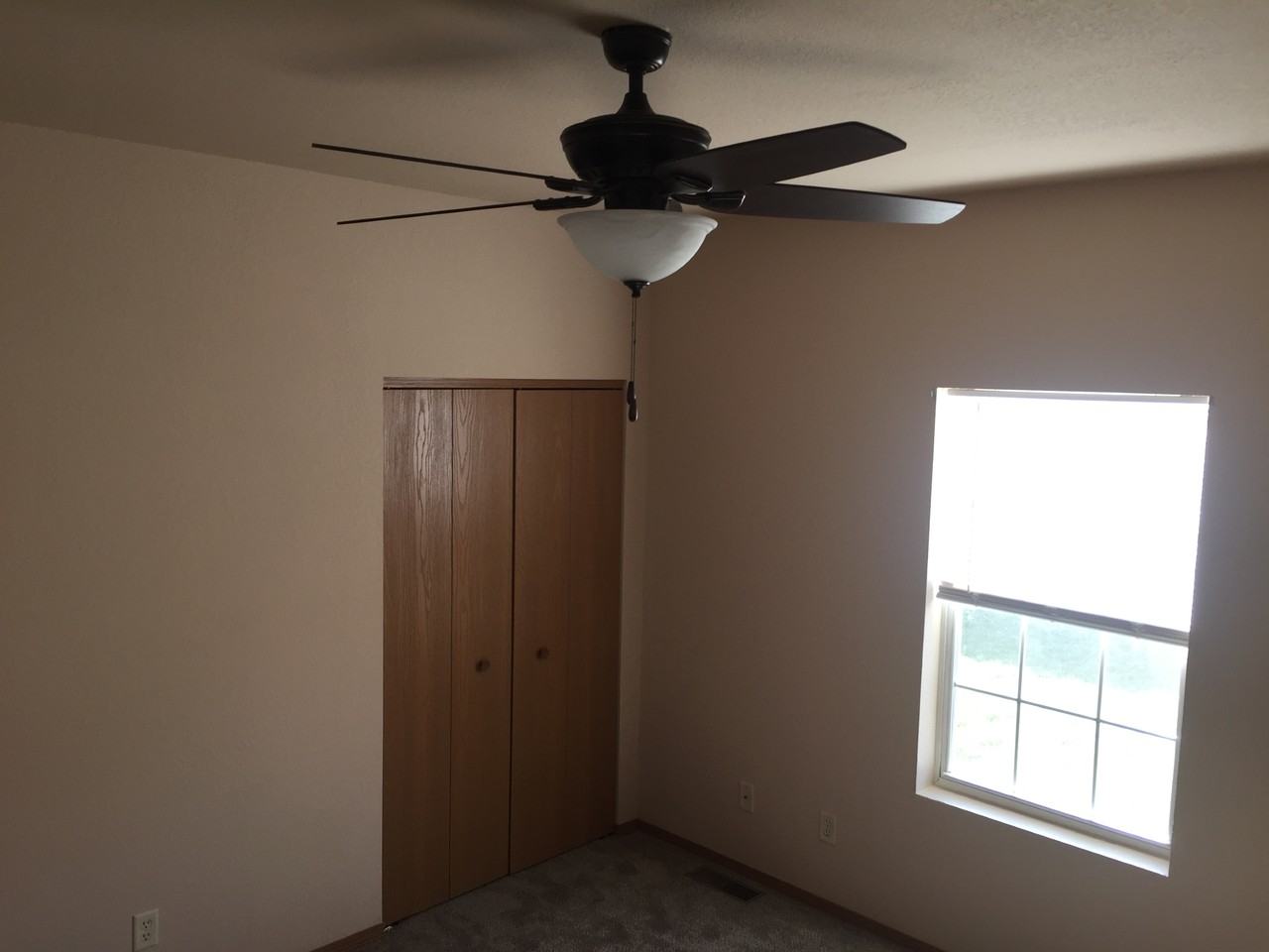 104 Pearl St #8 - Photo 3 of 5