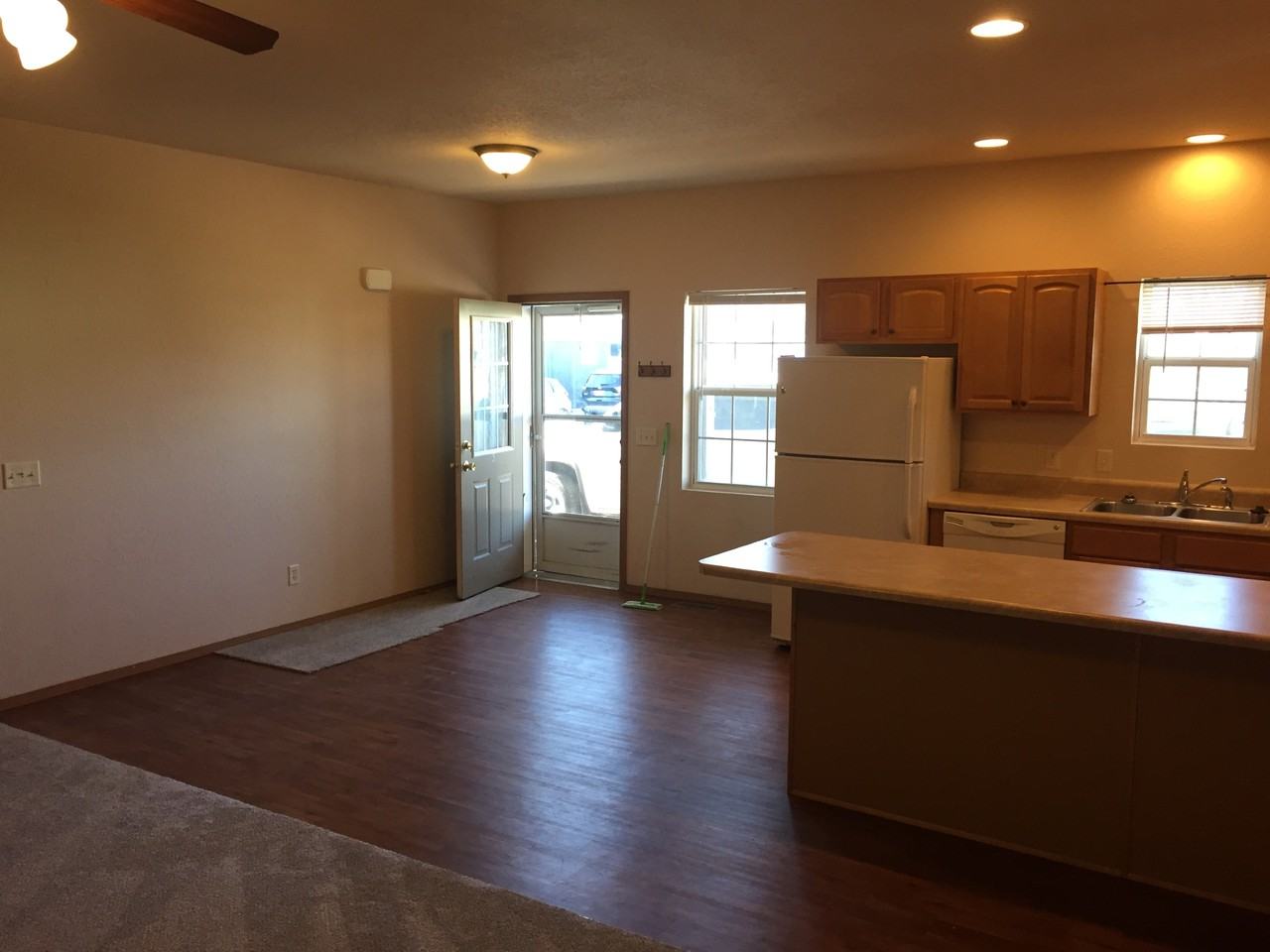 104 Pearl St #8 - Photo 4 of 5