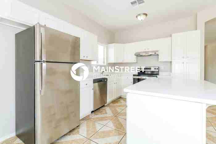 2624 N 63rd Ave - Photo 7 of 16