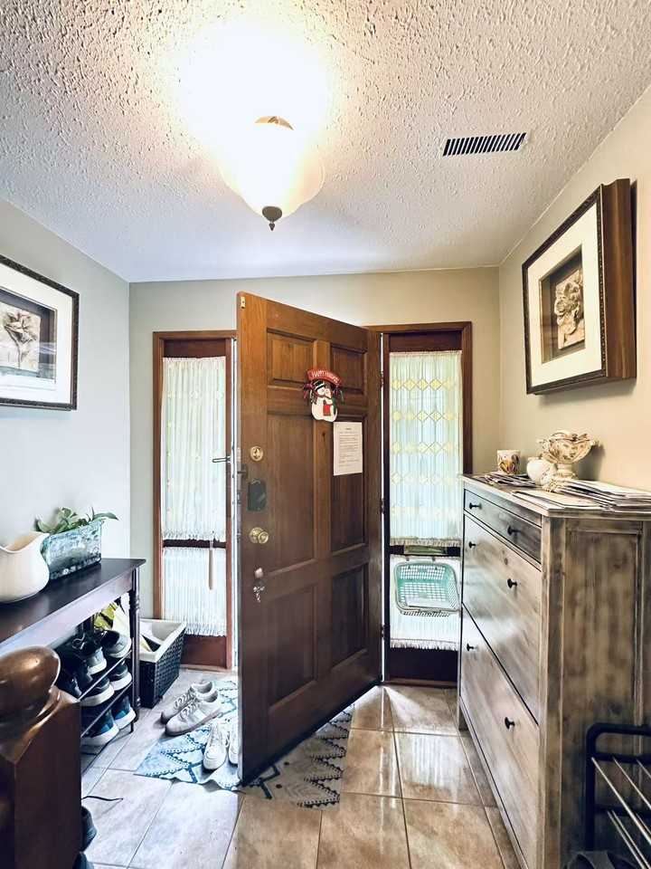 7372 Waverley Avenue - Photo 4 of 16