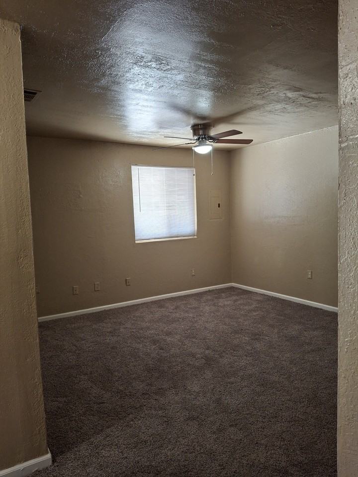 5935 Garden Ave #F - Photo 4 of 11
