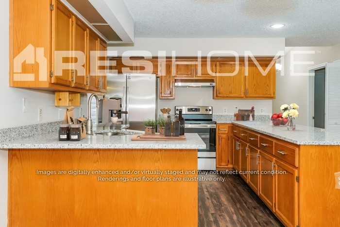 1358 E Normandy Blvd - Photo 5 of 17