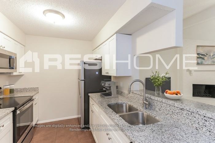 913 Pepperidge Ct - Photo 3 of 18