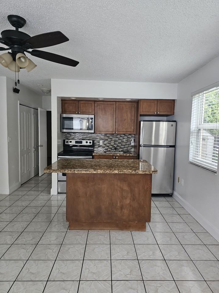 2730 Sw 28th Ct #NA - Photo 2 of 10
