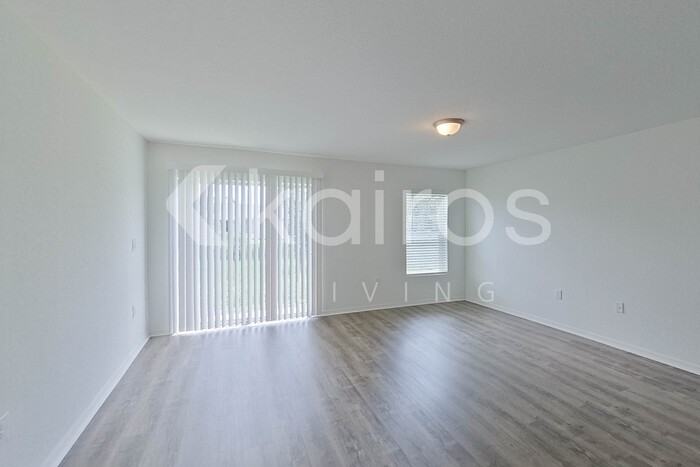 158 Snedeker St - Photo 5 of 24