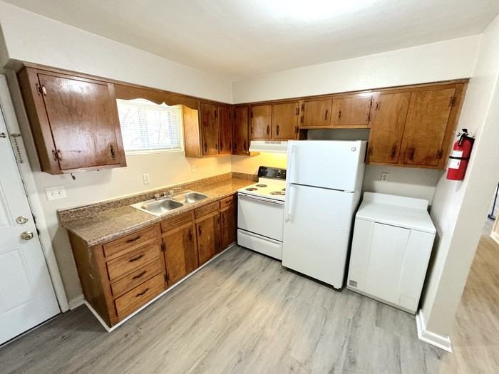 1128 Sparrow Rd #2 - Photo 4 of 12