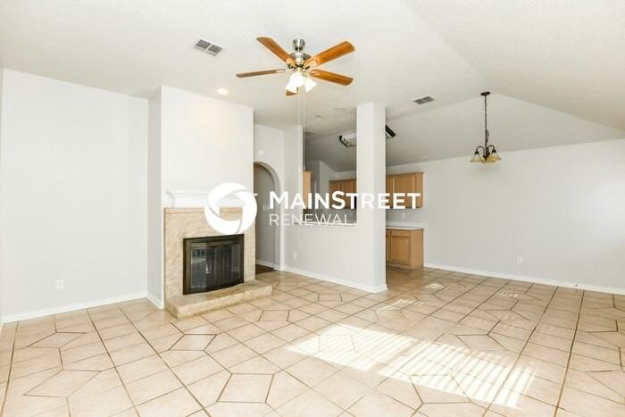 822 Langford Dr - Photo 3 of 16