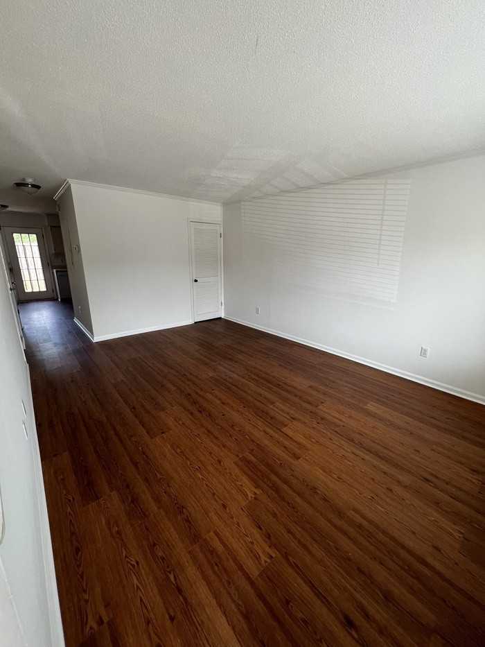 104 Dominion Ct - Photo 2 of 13