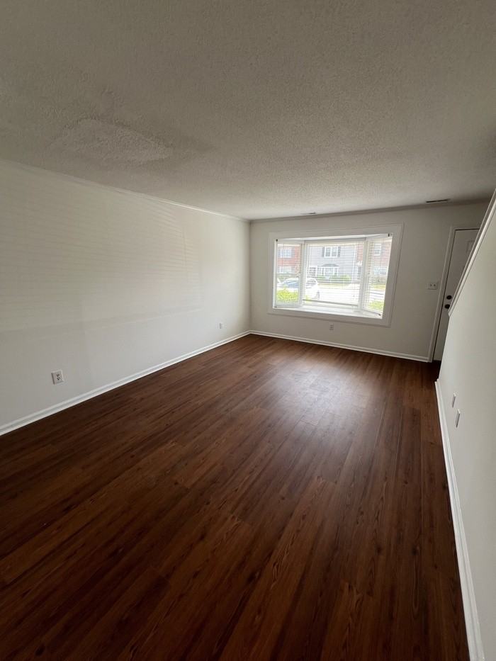 104 Dominion Ct - Photo 3 of 13