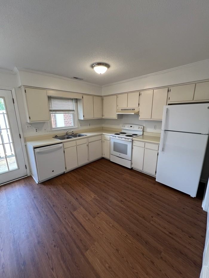 104 Dominion Ct - Photo 4 of 13