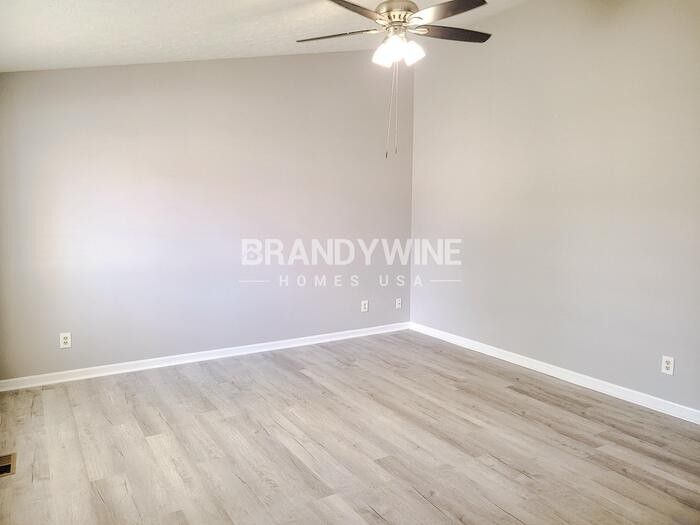 4108 Luxembourg Cir E - Photo 4 of 22