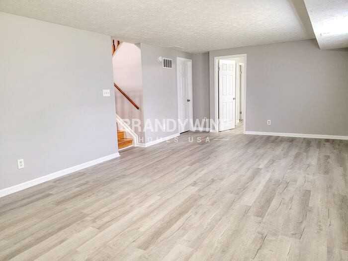 4108 Luxembourg Cir E - Photo 5 of 22