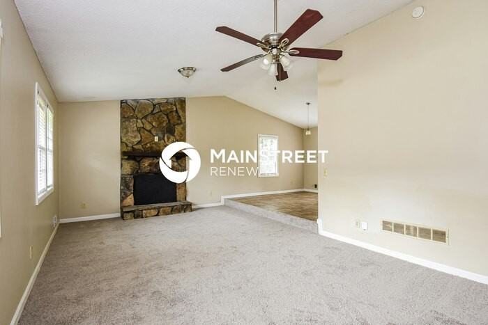 2778 Fran Ln Sw - Photo 2 of 18