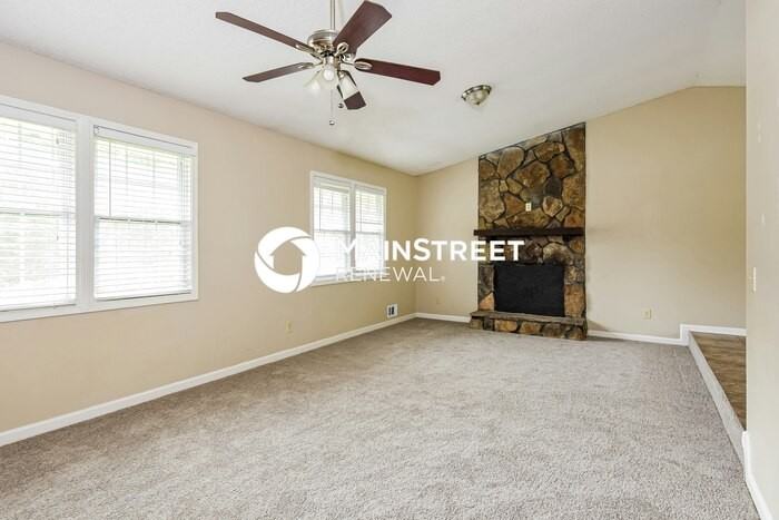 2778 Fran Ln Sw - Photo 4 of 18