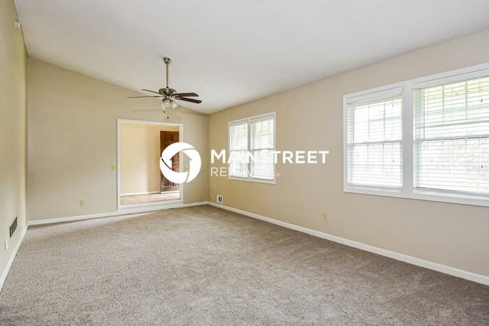 2778 Fran Ln Sw - Photo 5 of 18