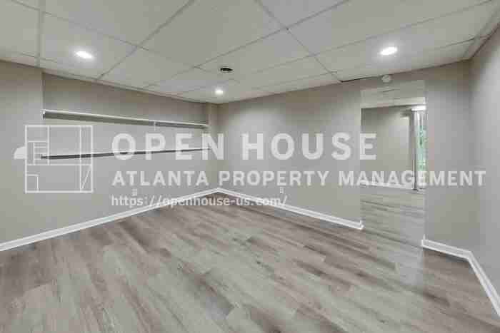 3468 Erin Gln Nw - Photo 7 of 27