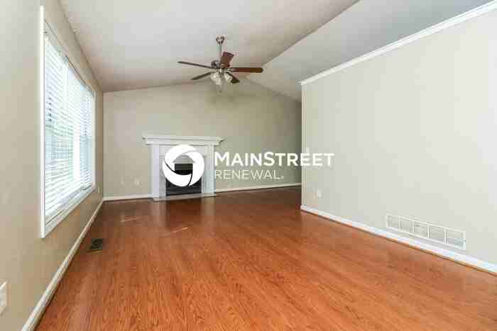 1192 Hardin Bridge Rd - Photo 4 of 21