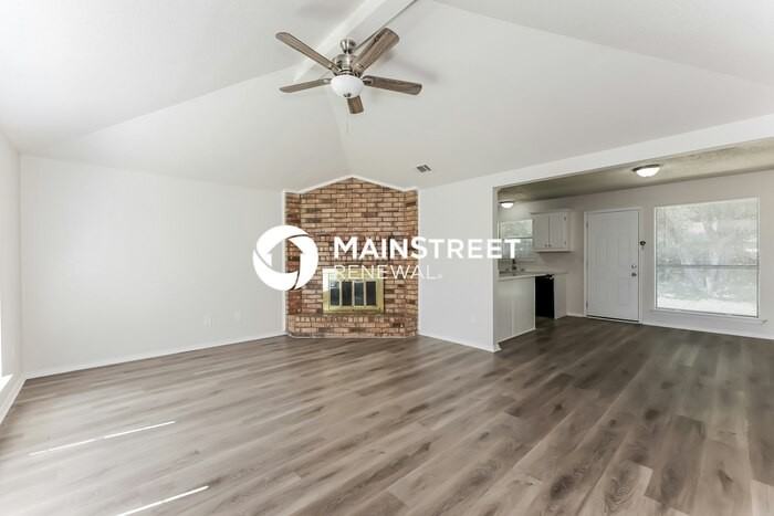1905 Carrington Dr - Photo 4 of 18