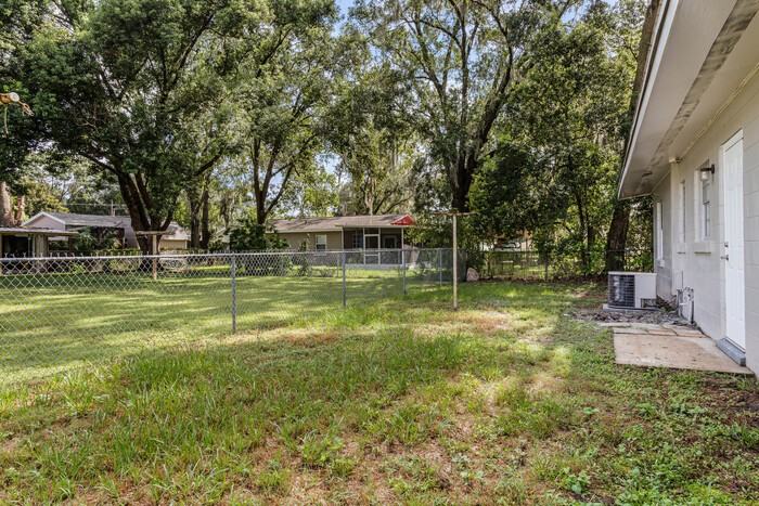 1702 E Carol Dr - Photo 5 of 18
