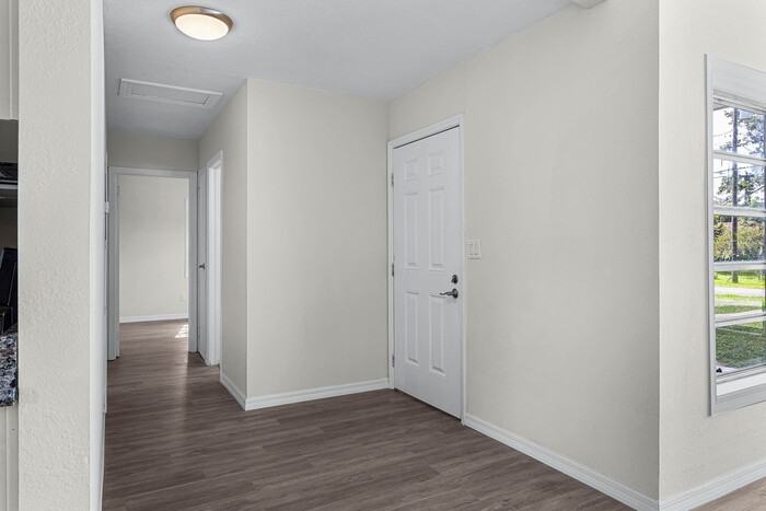 1702 E Carol Dr - Photo 6 of 18