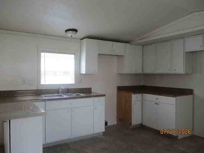139 Cypress Ln - Photo 4 of 12
